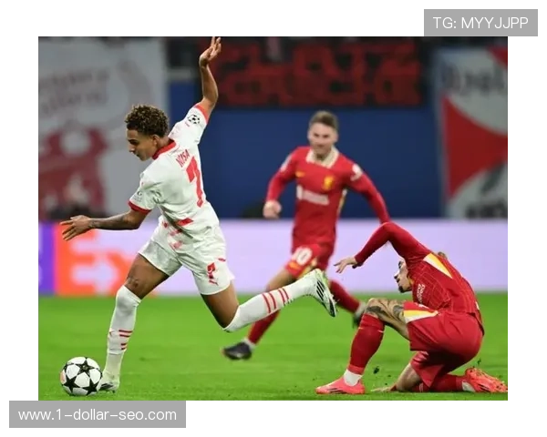 英超新赛季：酒红复兴与豪门风范激发球迷热情态势