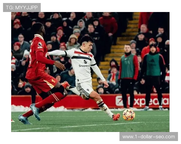 那不勒斯面临重建期:成绩波动反映球队阵容与战术调整的影响 那不勒斯面临重建期:成绩波动反映球队阵容与战术调整的影响