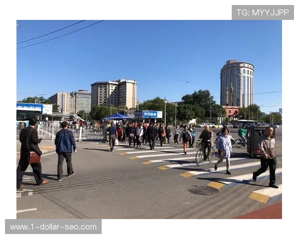 吴向东家的冰箱里塞满了能量胶，连饮料都按训练计划排班