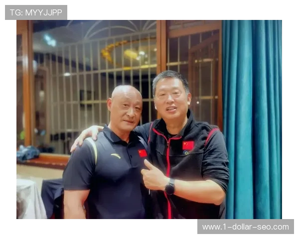 石智勇训练完吃五碗饭，教练说他饭量快赶上举重台了